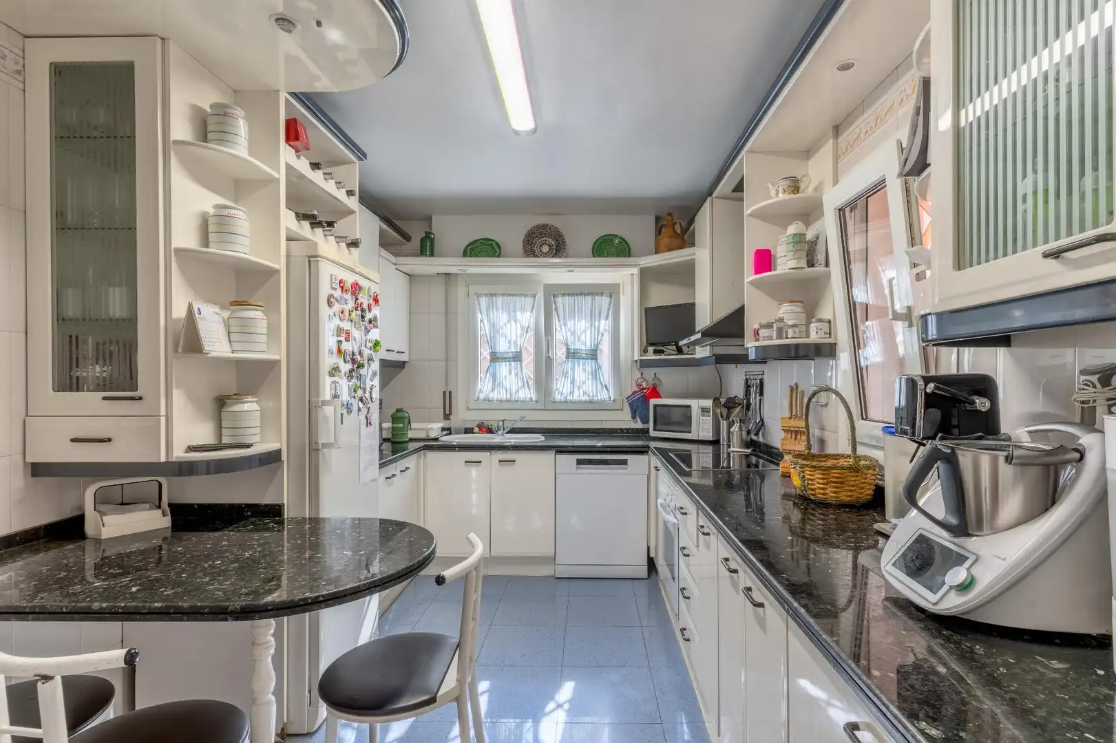 Cocina de Dúplex en venta en Almería con Aire acondicionado, Calefacción y Jardín privado