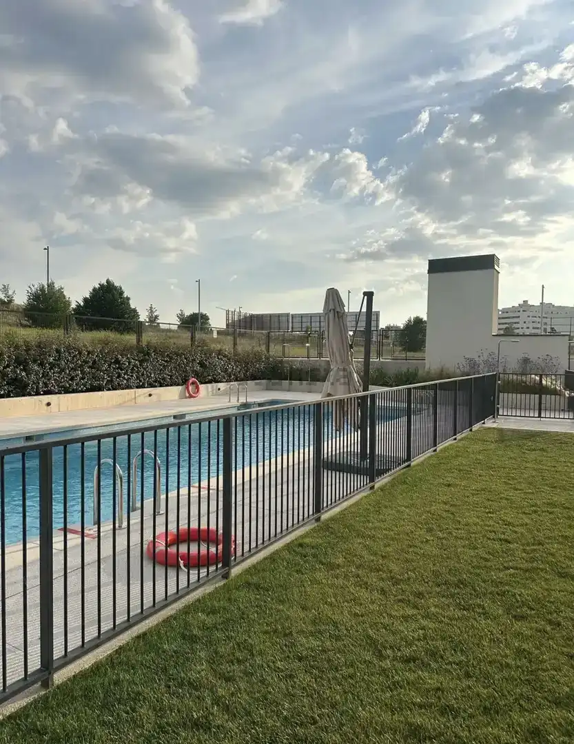 Piscina de Piso en venta en Madrid con Aire acondicionado, Jardín privado y Parquet