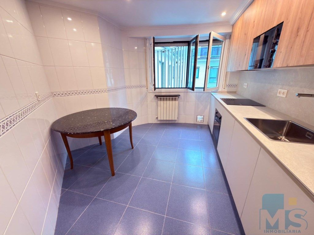 Cocina de Piso en venta en Donostia - San Sebastián  con Balcón