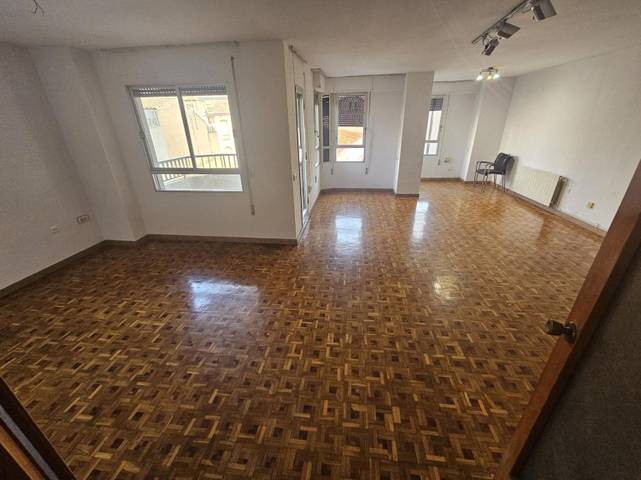 Piso en Venta en RONDA MIJARES en Hospital - Plaza del Real