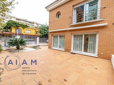 Casa con giardino in vendita a Calle TURISME