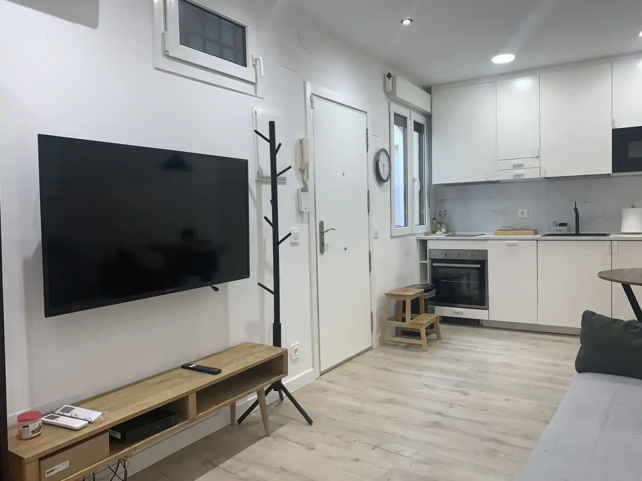Living room of Flat for rent in Madrid  with Air Conditioner and Furnished