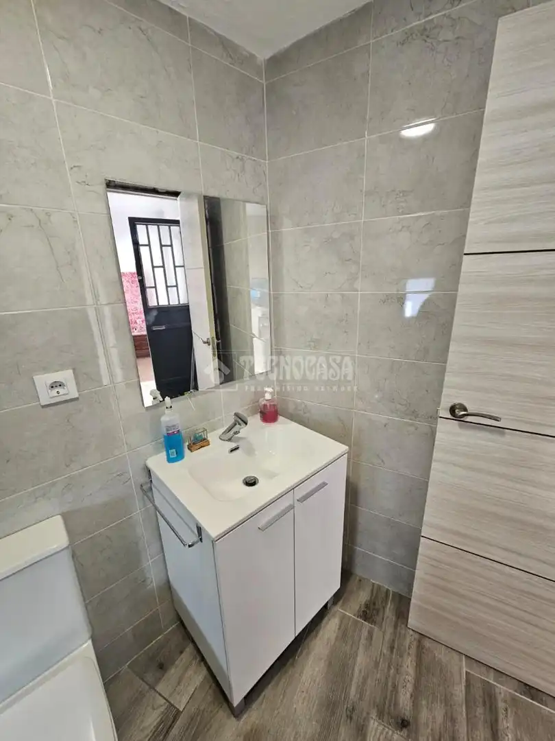 Badezimmer von Einfamilien-Reihenhaus zum Verkauf in Jayena
