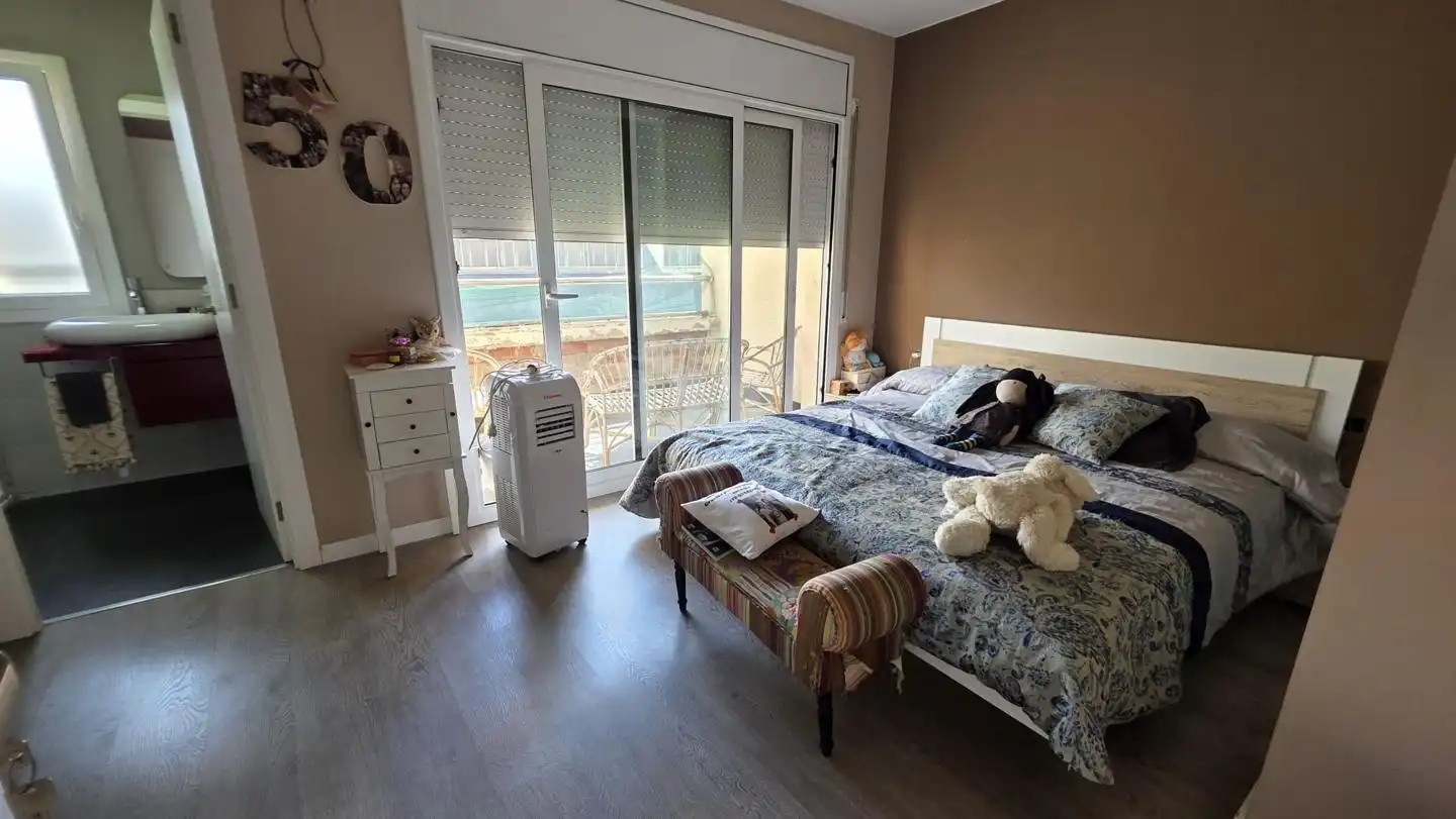 Bedroom of Houses for share in Terrassa  with Furnished, Oven and Washing machine
