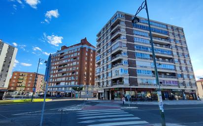 Exterior view of Flat for sale in León Capital 