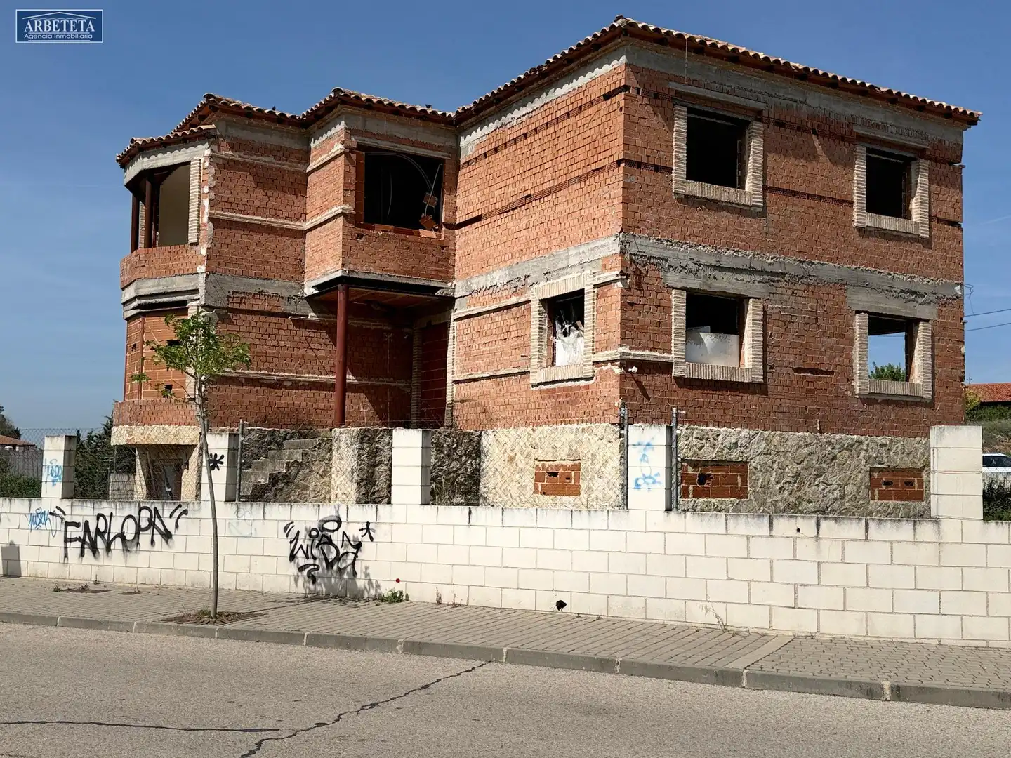 Vista exterior de Casa adosada en venta en Yebes