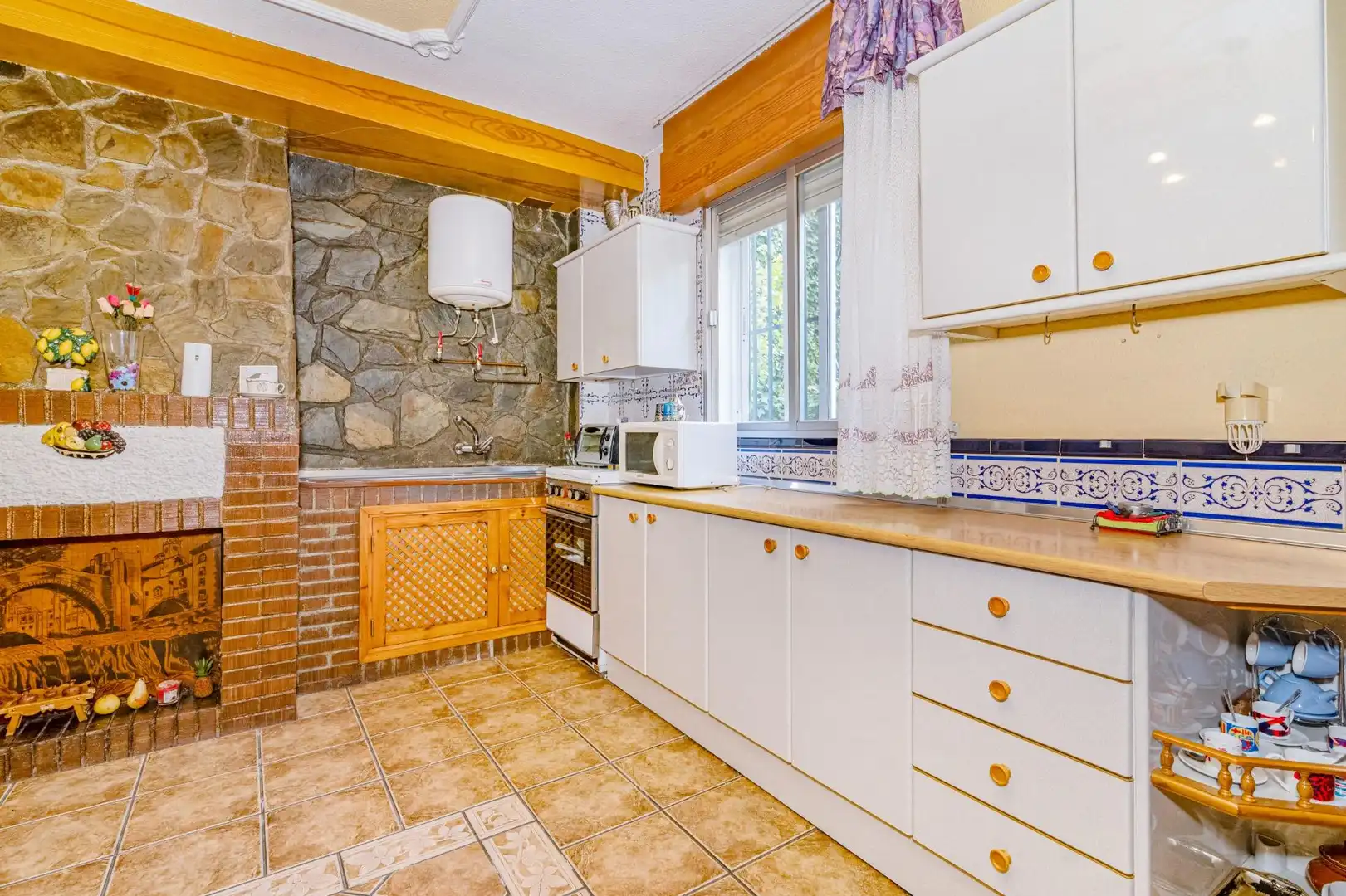 Cocina de Casa o chalet en venta en Peligros con Terraza, Piscina y Amueblado