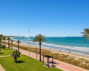 Vista exterior de Edifici en venda en Chiclana de la Frontera