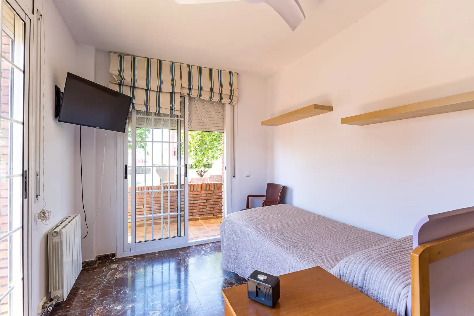 Dormitori de Casa o xalet en venda en Viladecans amb Calefacció, Jardí privat i Terrassa