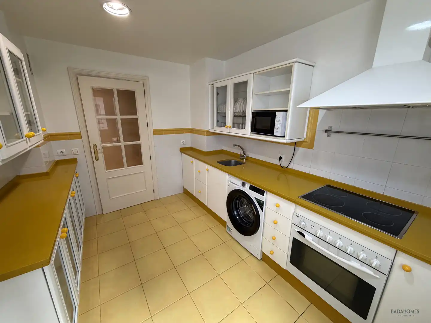 Flat with pool to rent in Calle Arturo Barea, imagen 9