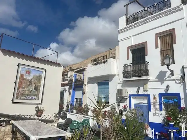 Vista exterior de Casa adosada en venda en Alicante / Alacant amb Aire condicionat, Calefacció i Terrassa
