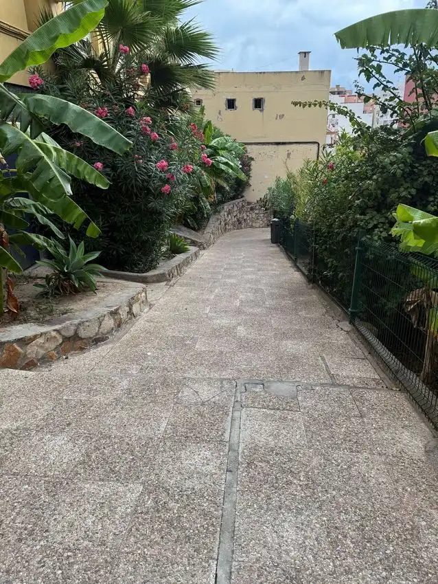 Vista exterior de Piso en venta en Algeciras con Aire acondicionado