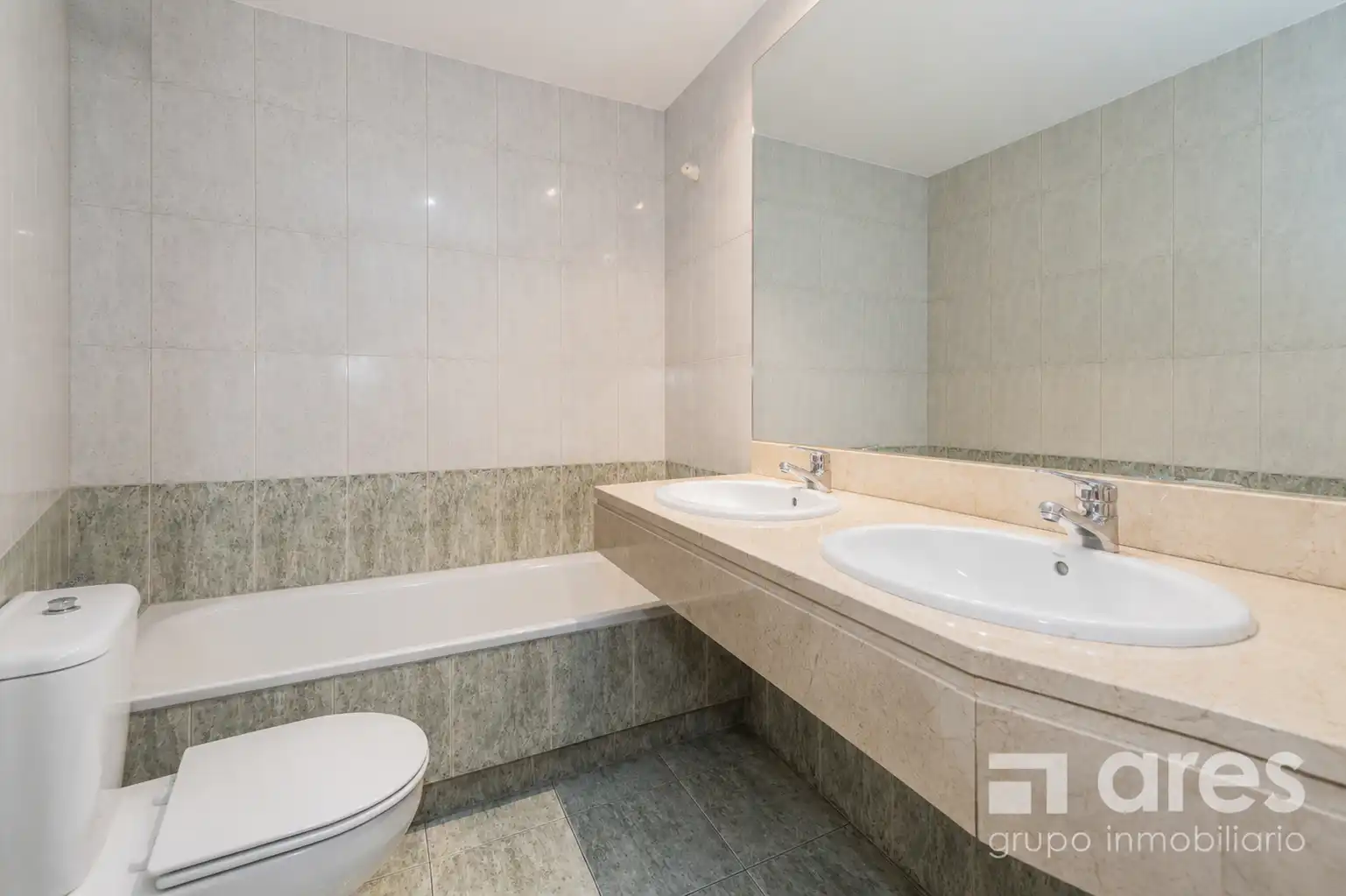 Baño de Piso en venta en Madrid con Aire acondicionado, Calefacción y Trastero