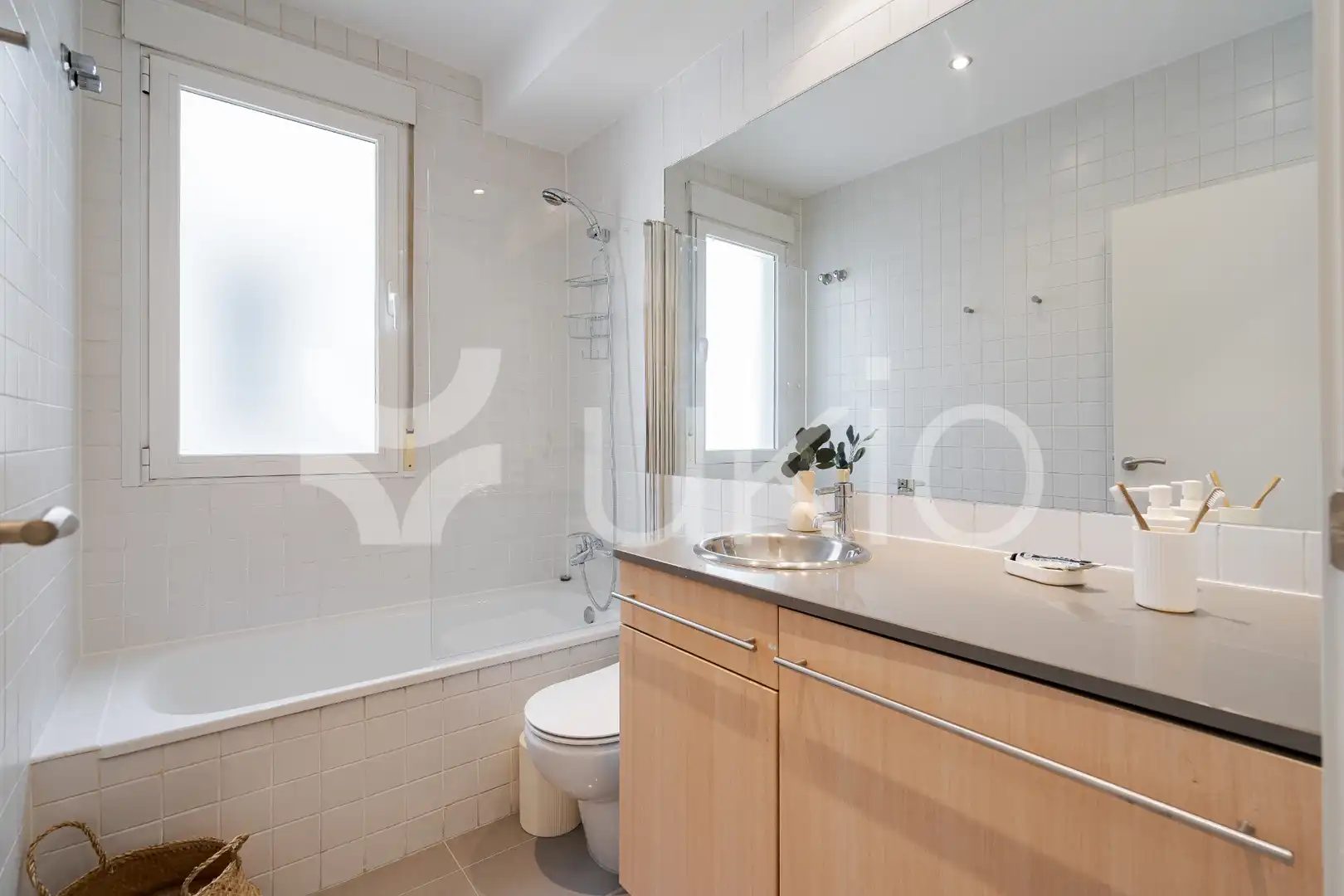 Baño de Apartamento de alquiler en Madrid con Aire acondicionado, Calefacción y Amueblado