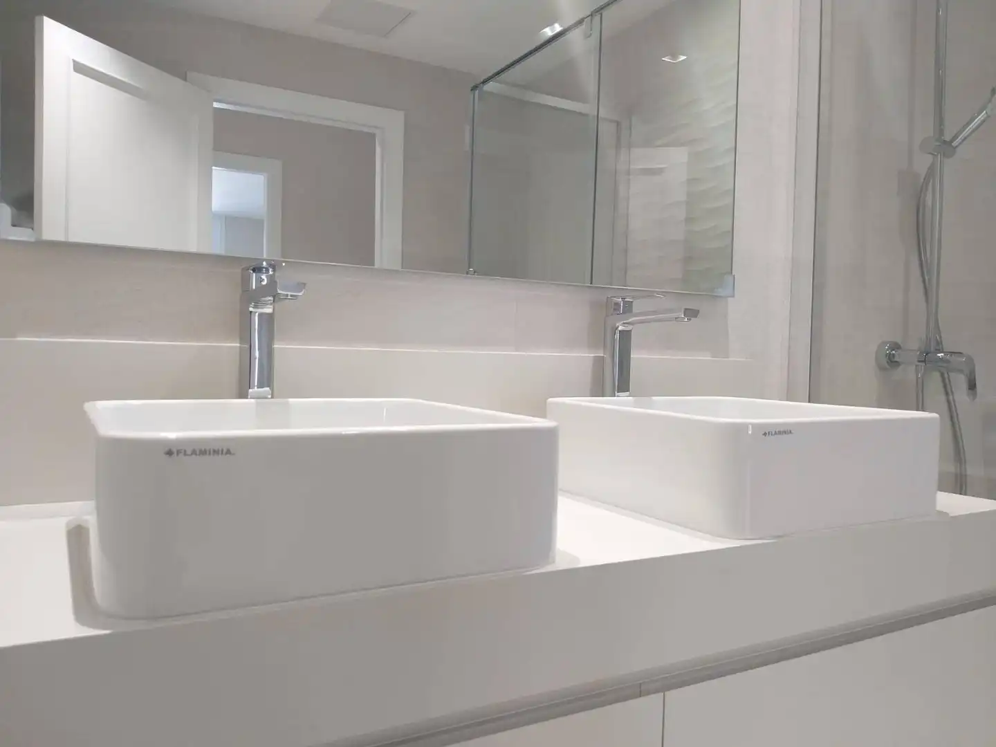 Baño de Piso en venta en Las Palmas de Gran Canaria con Aire acondicionado
