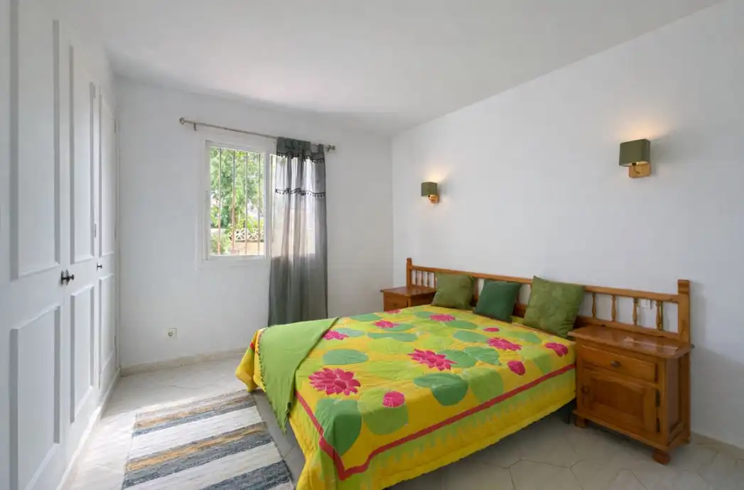 Dormitori de Casa adosada en venda en Mijas amb Jardí privat, Terrassa i Traster