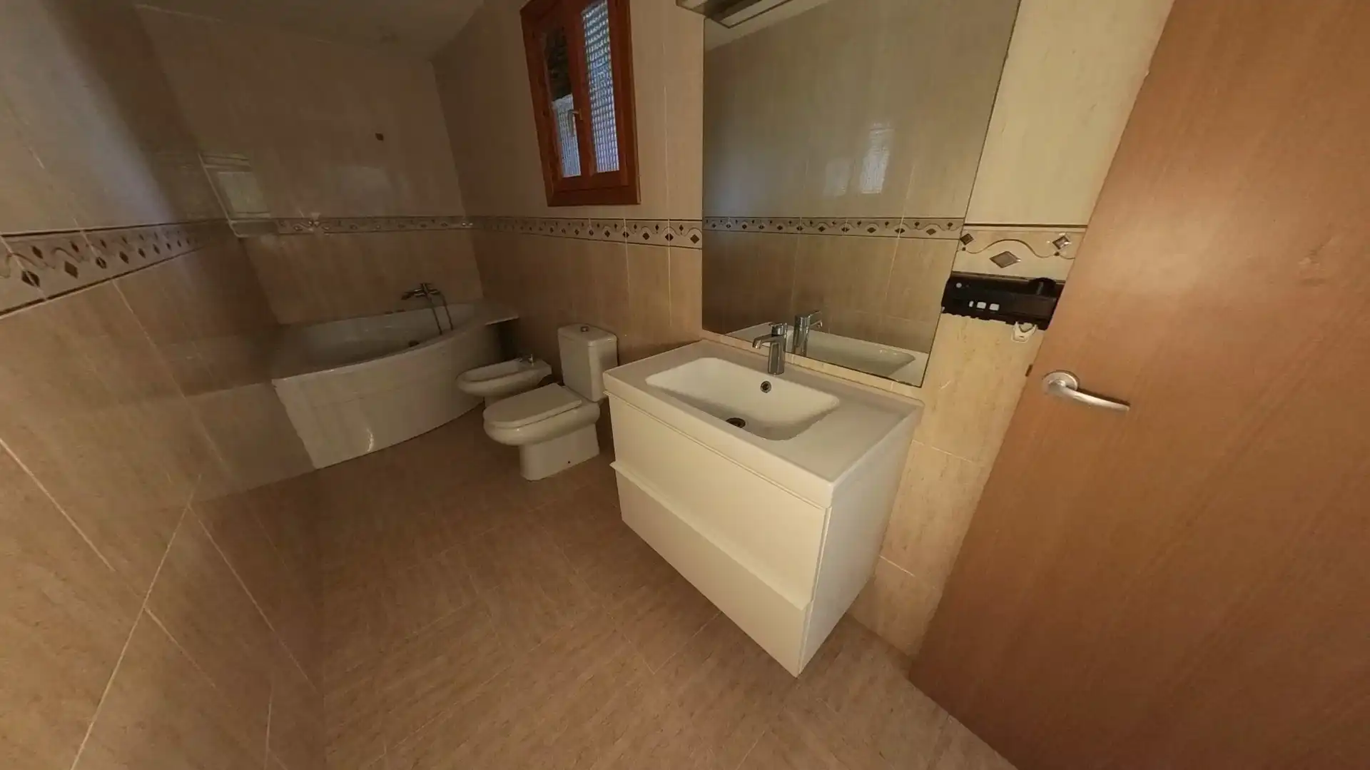 Bany de Casa o xalet en venda en Zaragoza amb Jardí privat i Piscina