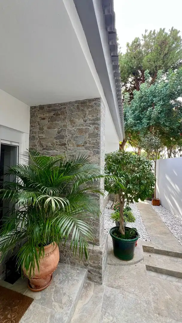Vista exterior de Casa o chalet de alquiler en Marbella con Aire acondicionado, Calefacción y Jardín privado