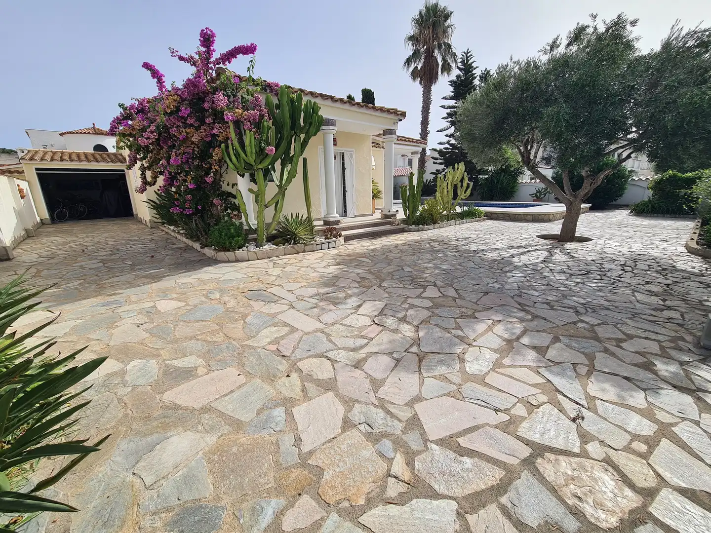 Houses for sale in Carrer Pení, Peni