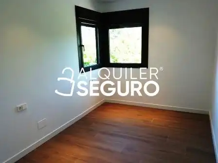 Bedroom of Flat for rent in Vitoria - Gasteiz  with Heating, Storage room and Furnished