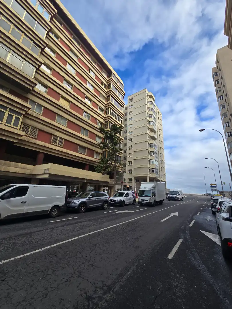 Vista exterior de Pis en venda en Las Palmas de Gran Canaria amb Terrassa