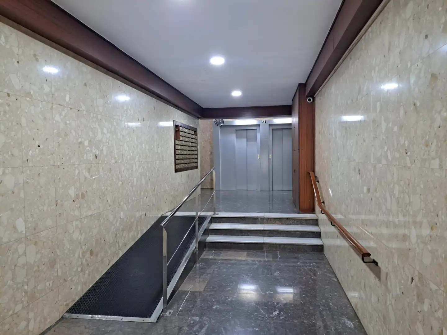 Piso en venta en Barcelona con Calefacción y Balcón