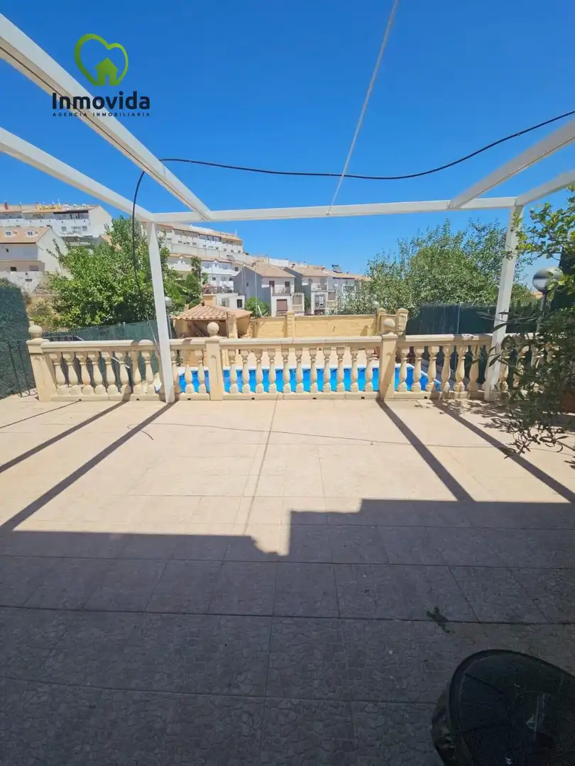 Chalet con piscina en venta en Periurbano Este - Campiña