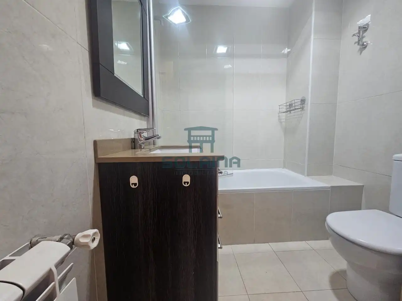 Badezimmer von Wohnungen zur Miete in Barbadás mit Heizung, Möbliert und Balkon