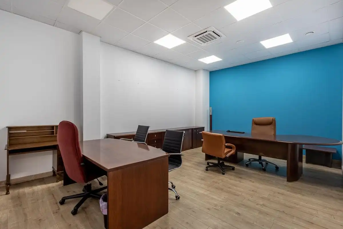 Office for rent in Granada  with Air Conditioner and Furnished