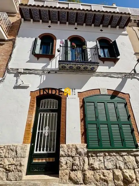 Vista exterior de Apartamento en venta en Sitges con Aire acondicionado y Calefacción