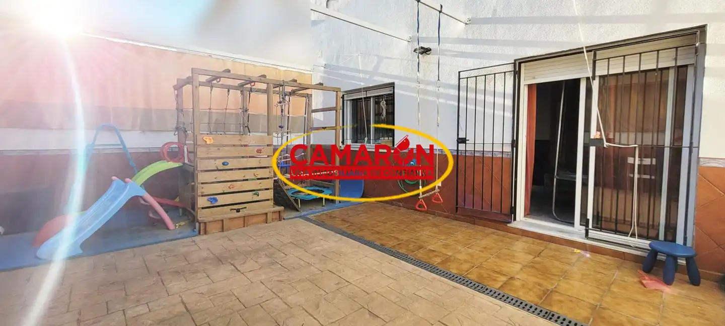 Jardín de Casa adosada en venta en Coria del Río con Aire acondicionado