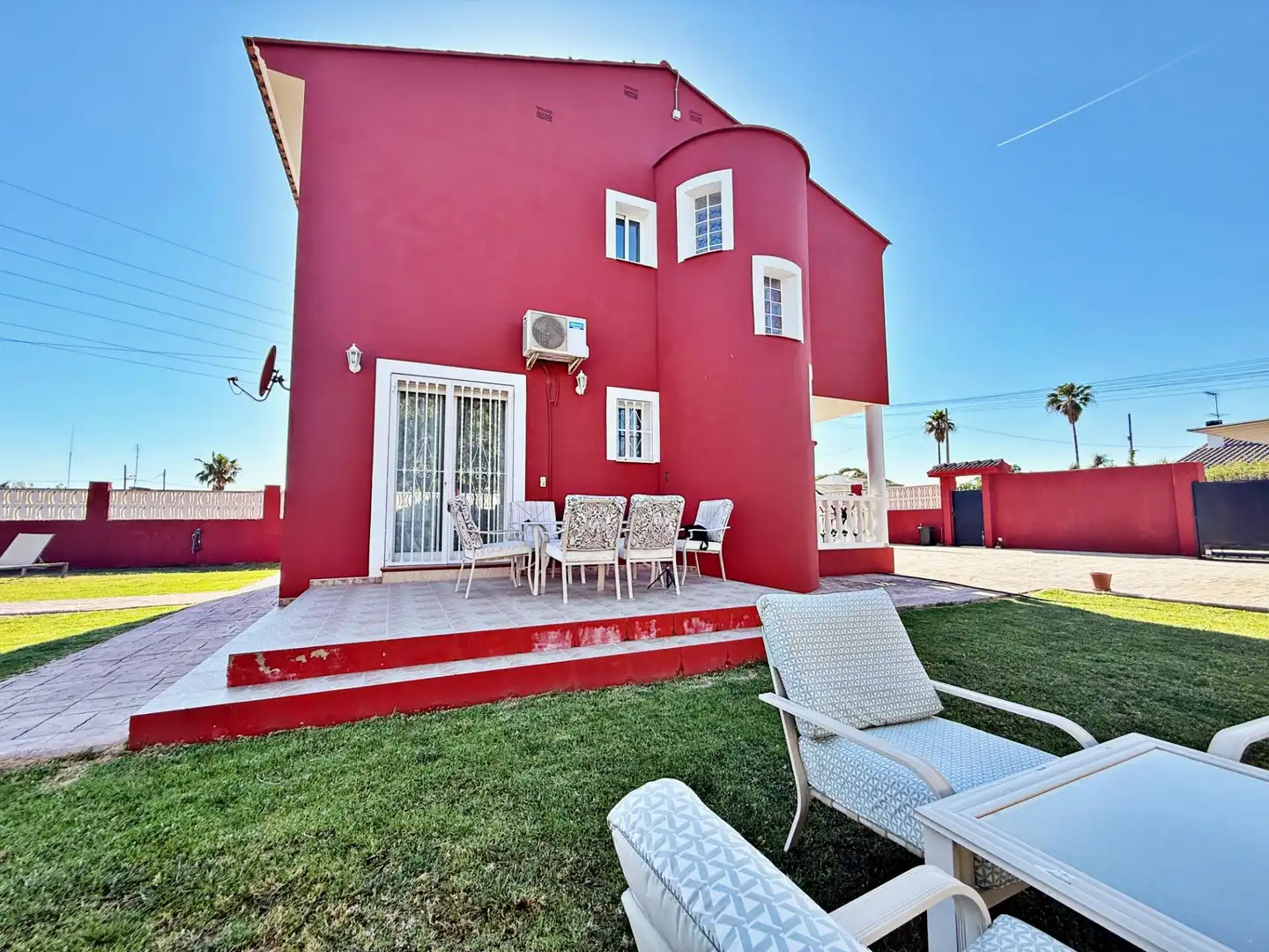 Vista exterior de Casa o xalet en venda en Llíria amb Aire condicionat, Calefacció i Jardí privat