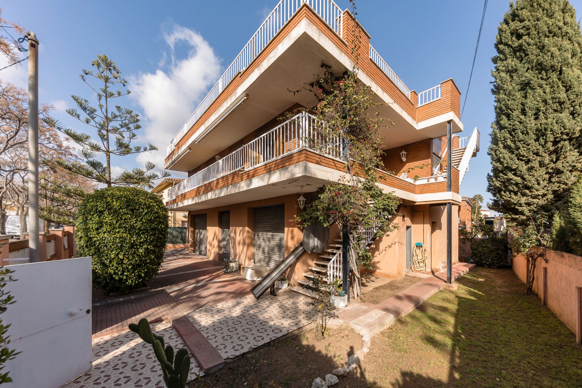 Exterior view of House or chalet for sale in Viladecans  with Heating, Terrace and Storage room