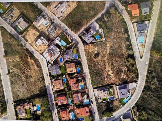 Terreno residencial en Venta en Carrer de la Tramuntana en Can Llobateres - Can Pallars