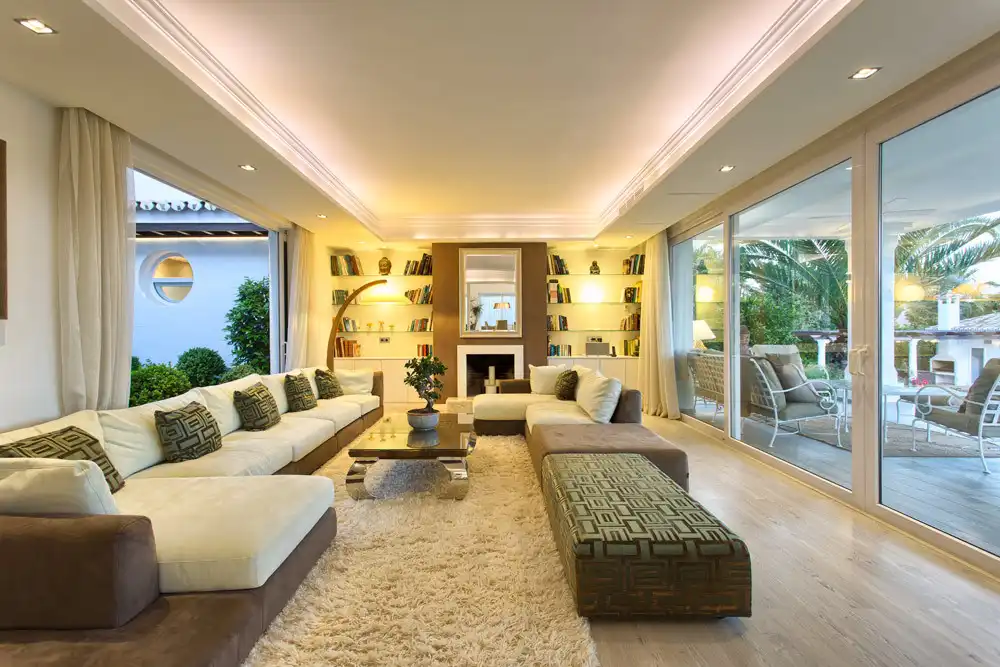 Sala d'estar de Casa o xalet de lloguer en Marbella amb Aire condicionat, Jardí privat i Terrassa