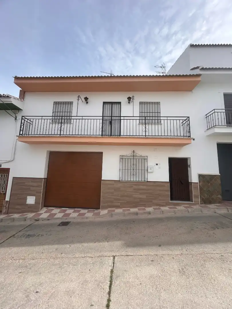 Vista exterior de Casa o xalet de lloguer en Alhaurín El Grande amb Moblat, Rentadora i Microones