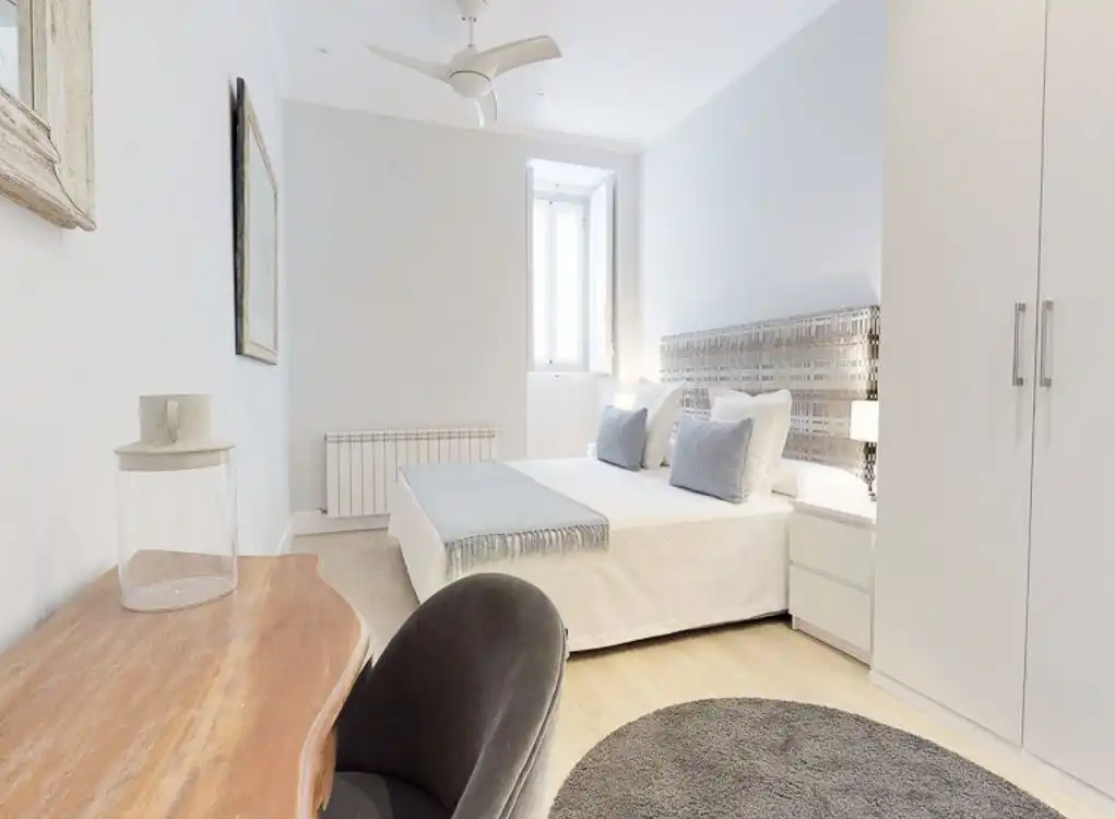 Schlafzimmer von Wohnung zur Miete in Casco Antiguo