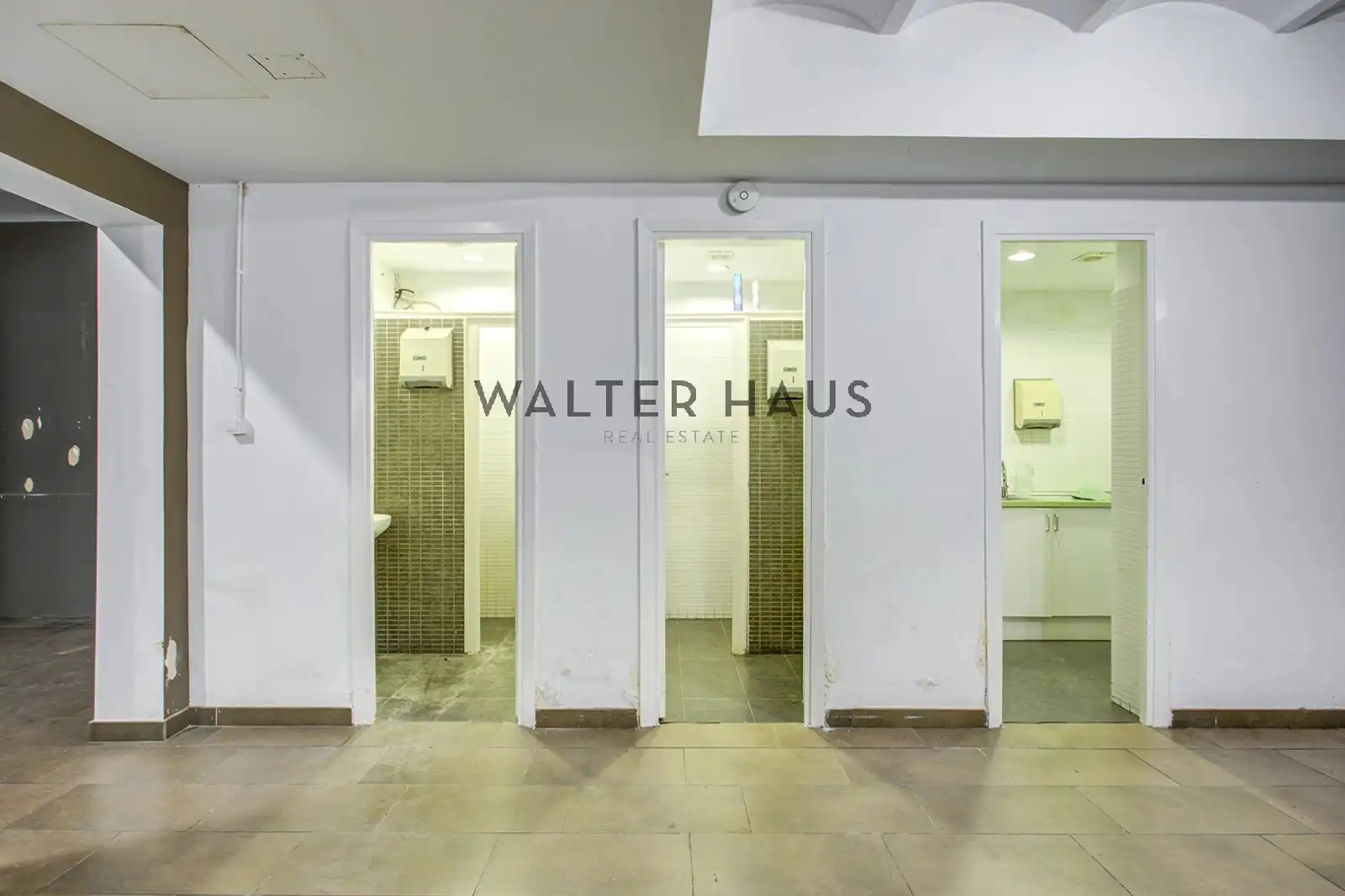 Commercial properties for rent in Barcelona  with Air Conditioner