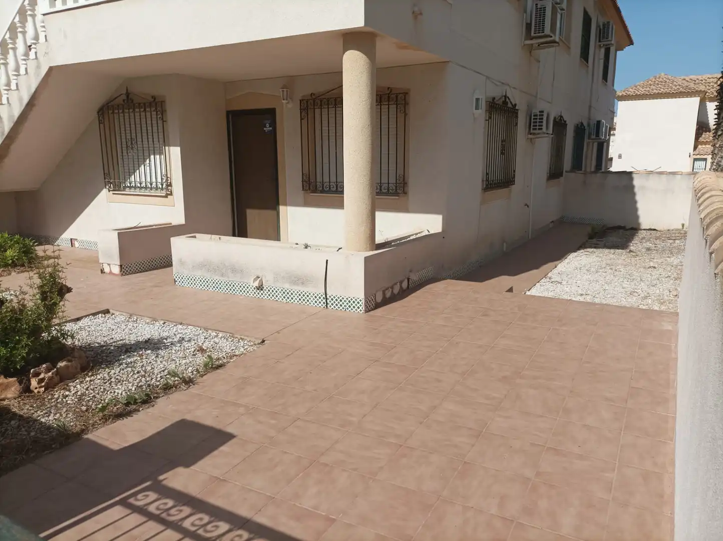 Vista exterior de Casa o xalet en venda en Orihuela amb Jardí privat i Piscina comunitària