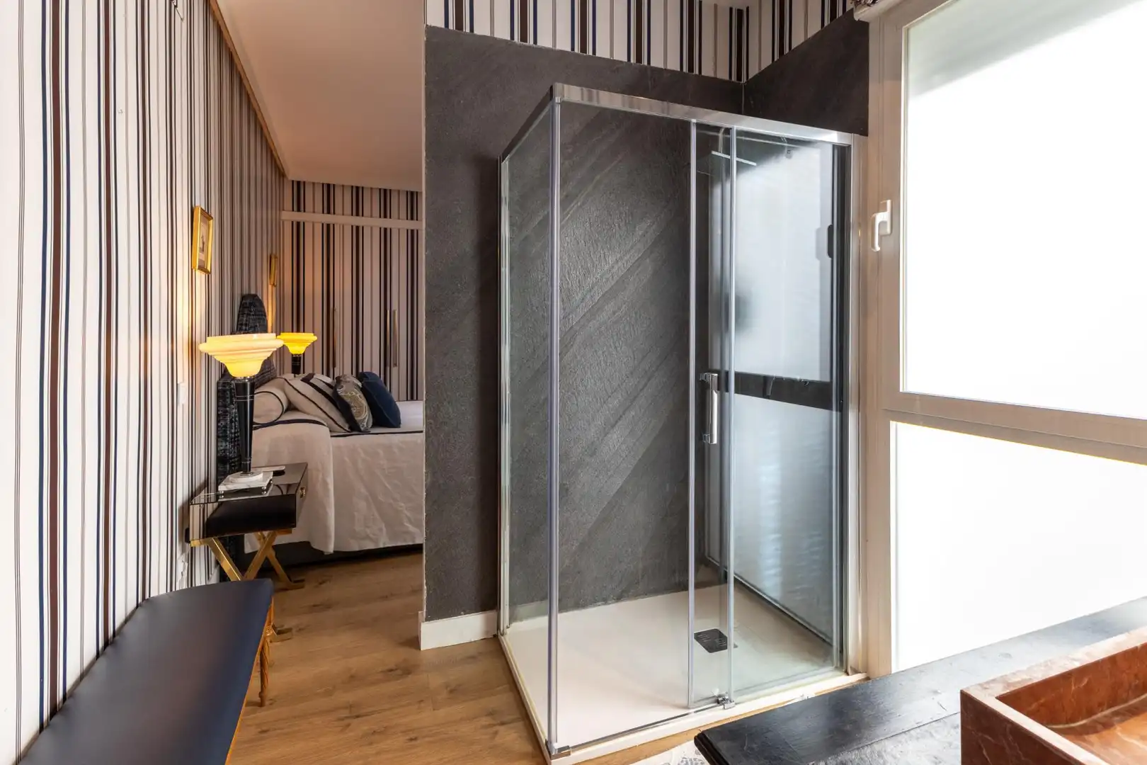 Bany de Apartament de lloguer en Madrid amb Aire condicionat, Calefacció i Moblat