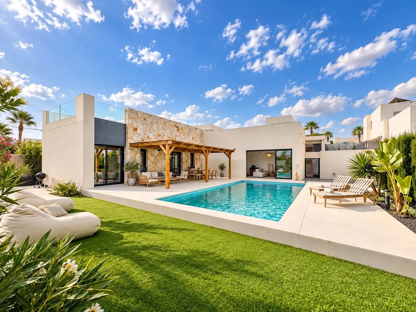 House with pool for sale in Partidas de Alicante