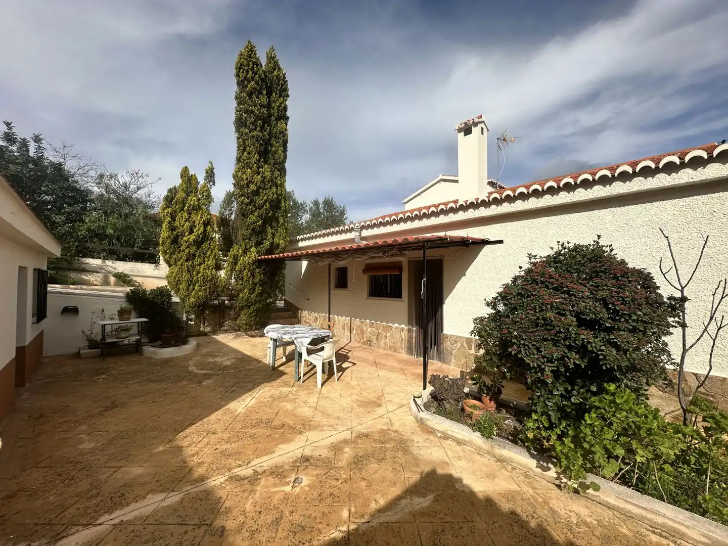 Vista exterior de Casa o xalet en venda en Algar de Palància amb Aire condicionat, Calefacció i Jardí privat