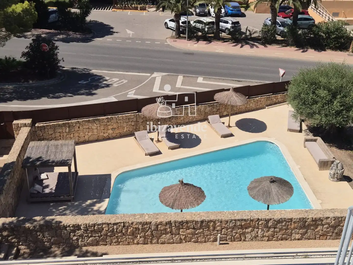 Vista exterior de Àtic de lloguer en Sant Josep de sa Talaia amb Aire condicionat, Terrassa i Piscina