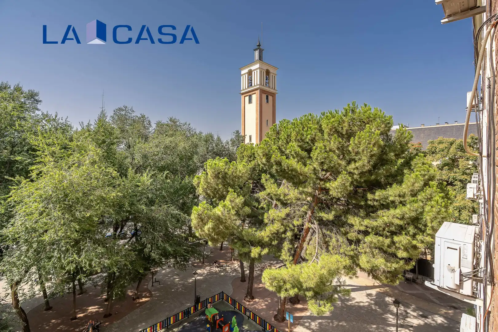 Vista exterior de Piso en venta en Madrid