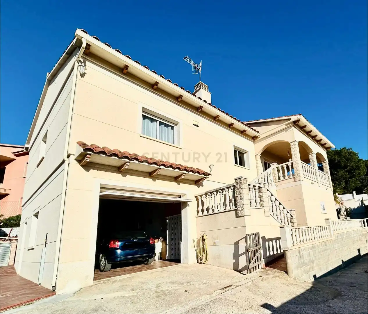 Exterior view of Houses for sale in Calafell  with Private garden and Swimming Pool