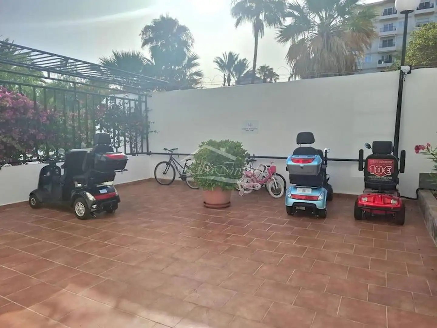Parking de Piso en venta en Arona con Aire acondicionado, Terraza y Piscina