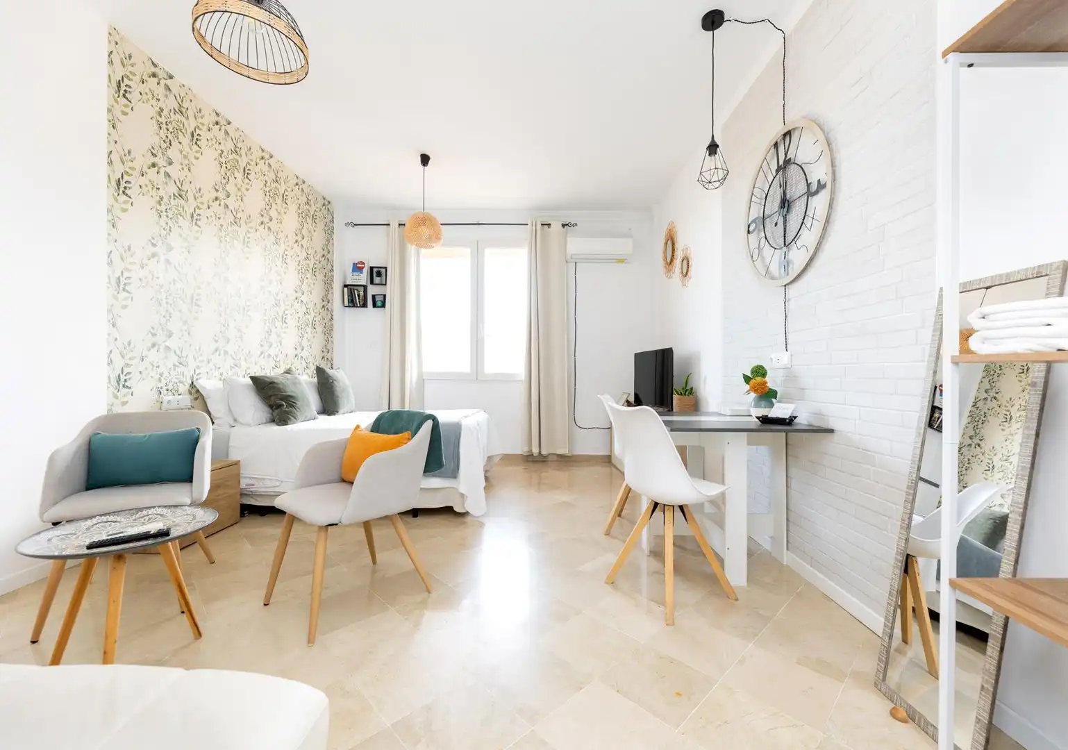 Sala d'estar de Estudi en venda en Granada amb Aire condicionat, Terrassa i Moblat