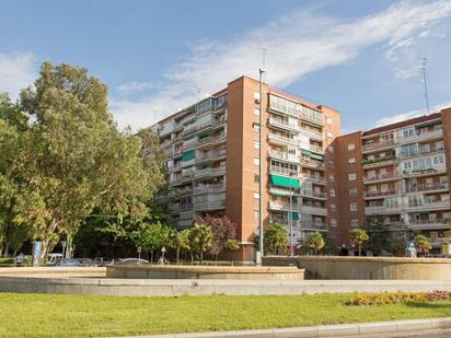 Vista exterior de Pis en venda en Alcorcón amb Calefacció, Traster i Moblat