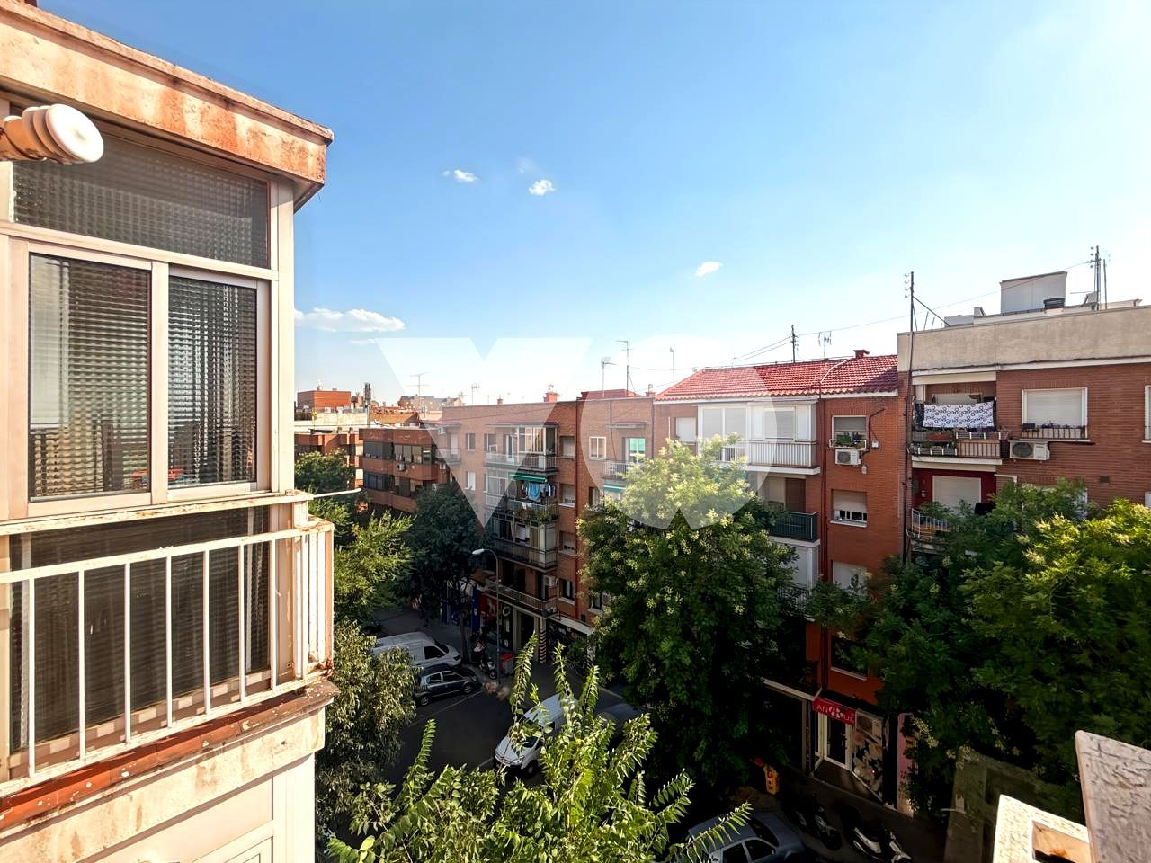 Vista exterior de Pis en venda en  Madrid Capital amb Calefacció, Parquet i Terrassa