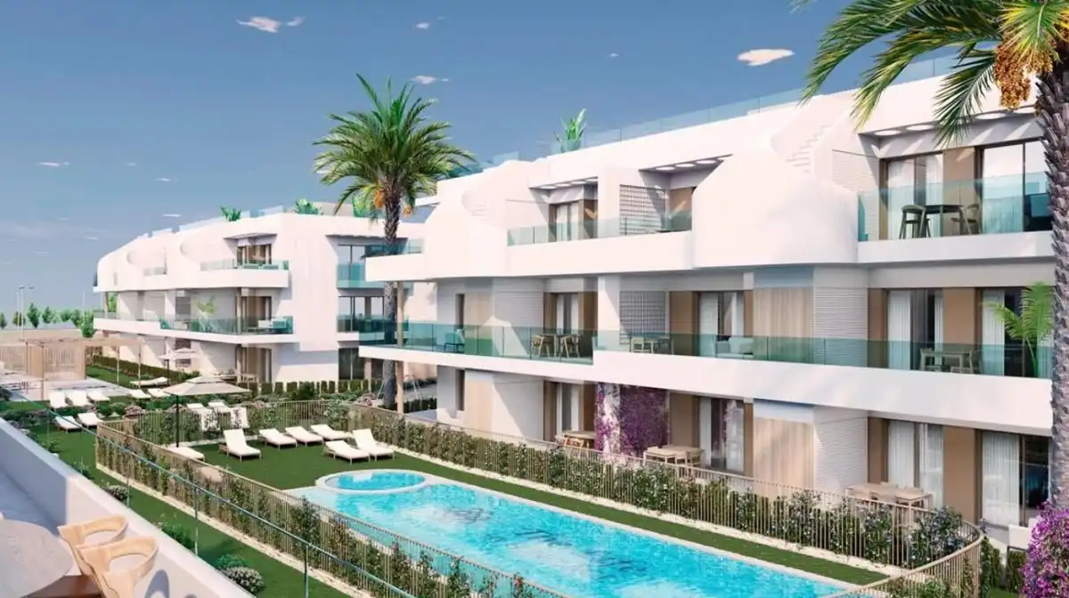 Vista exterior de Apartament en venda en Pilar de la Horadada amb Jardí privat, Terrassa i Piscina comunitària